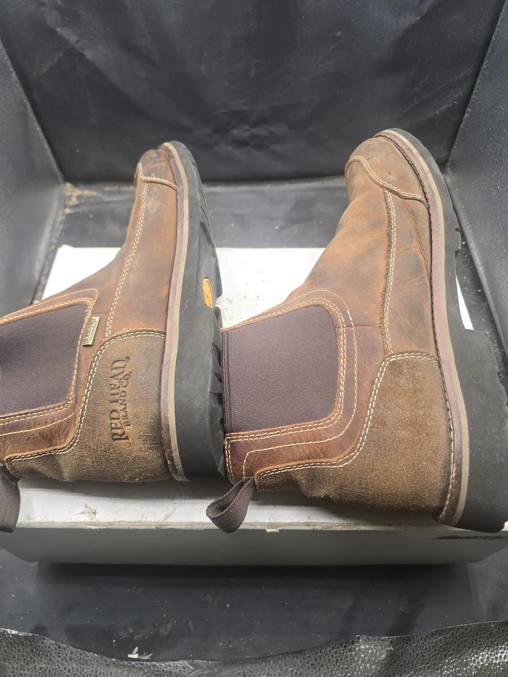RedHead Men's Brown Leather Chukka Boots